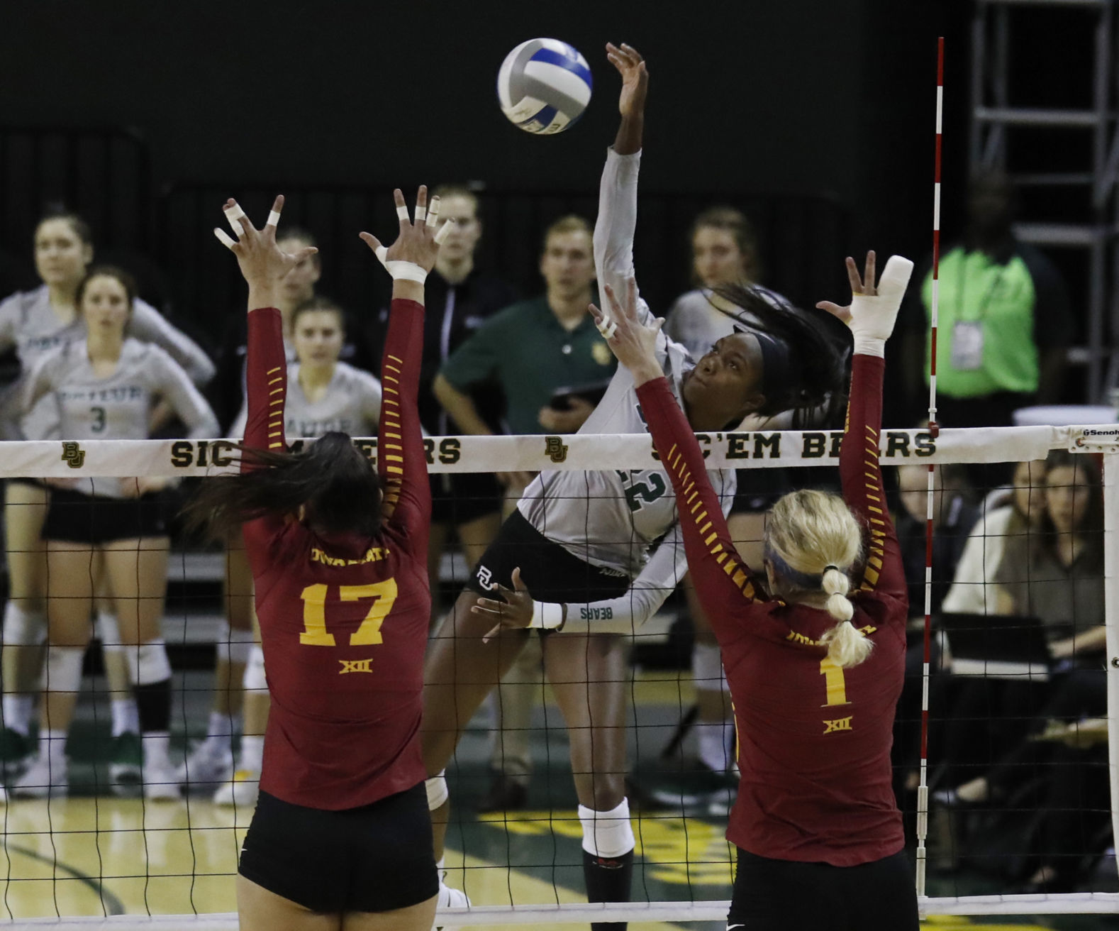 Baylor Iowa Volleyball